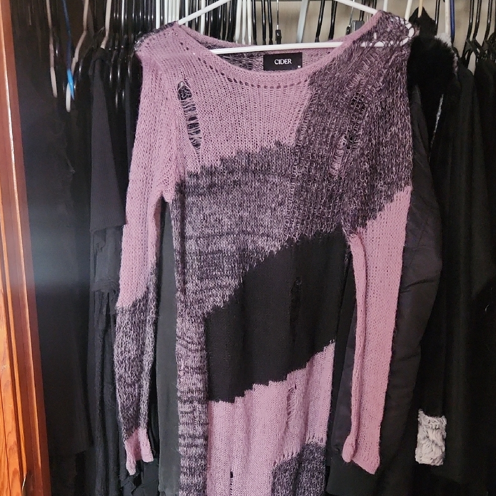🖤distressed sweater dress